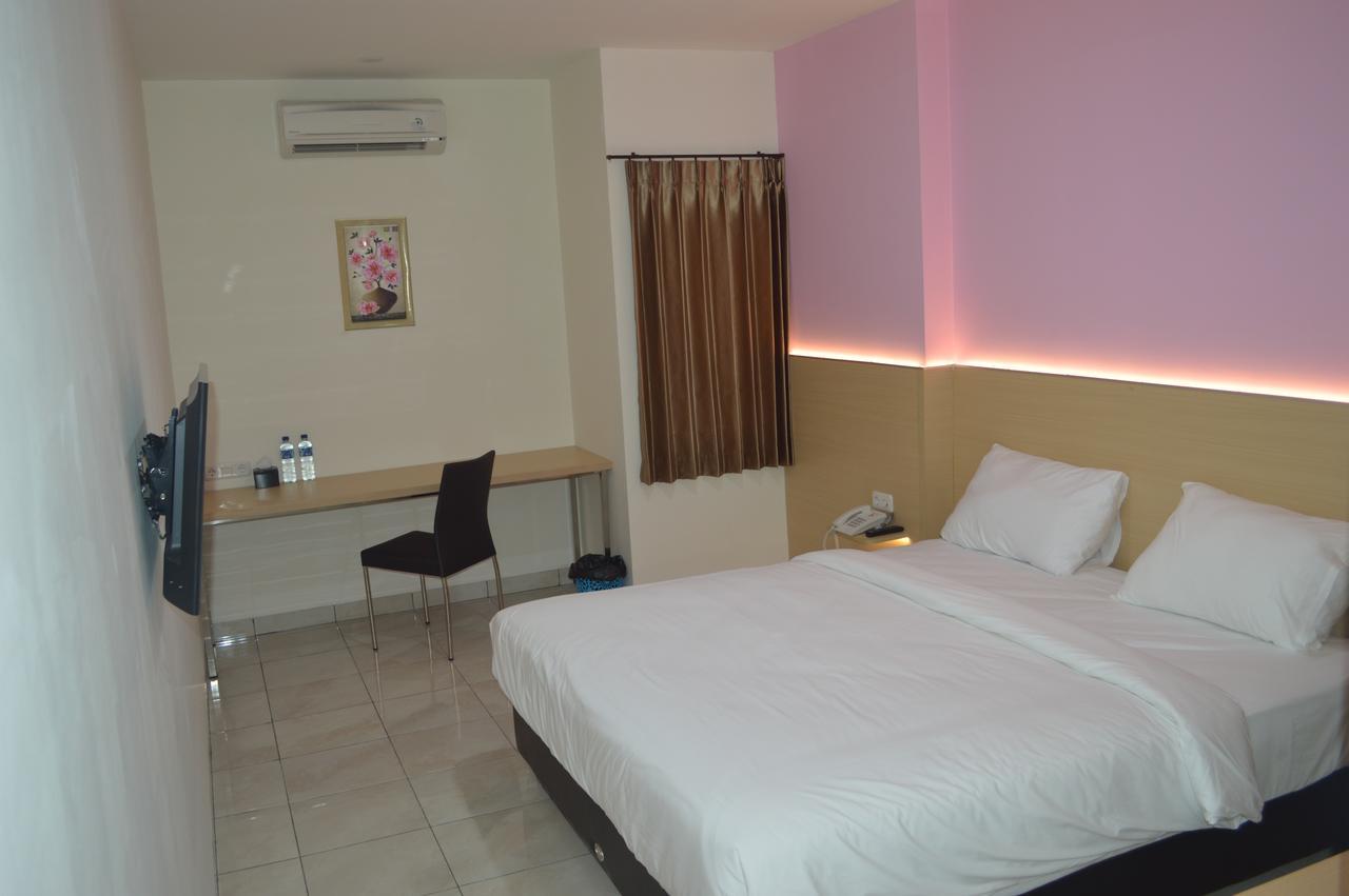 I&M Hotel Surabaya Eksteriør bilde